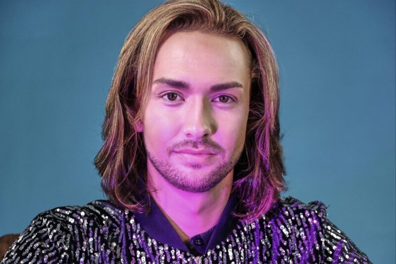 Michael Neill releases his brand-new single “Free”